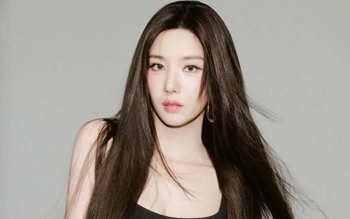 'Nữ thần Waterbomb' Kwon Eun Bi chính thức có 'bến đỗ' mới