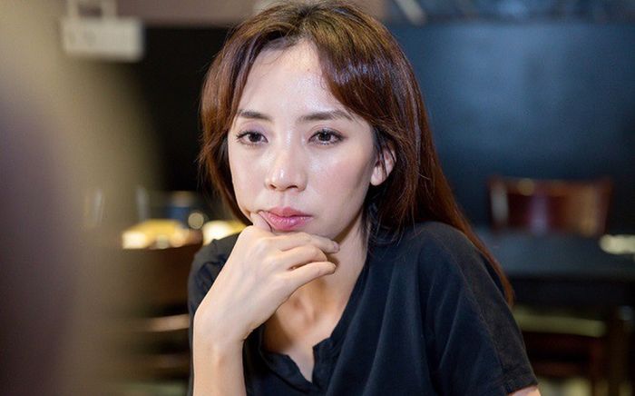 Dẫn hội đàn em đi chơi, Thu Trang bất lực than trời