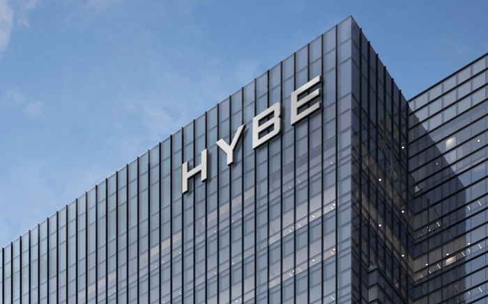 Cảnh sát Hàn Quốc yêu cầu Interpol phát lệnh truy nã đỏ với giám đốc điều hành HYBE