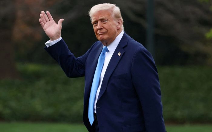 Ông Donald Trump cân nhắc dùng tiền thuế để 'giải cứu' hãng bay sắp phá sản, hướng tới bán lại kiếm lời