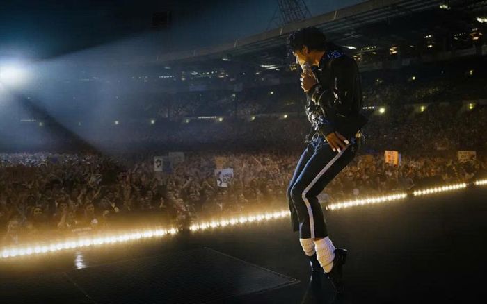 Phim về Michael Jackson được khán giả chấm 96% dù bị giới phê bình quay lưng