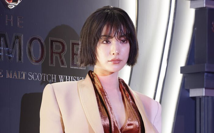 Nana gây 'náo loạn' với outfit gây tranh cãi