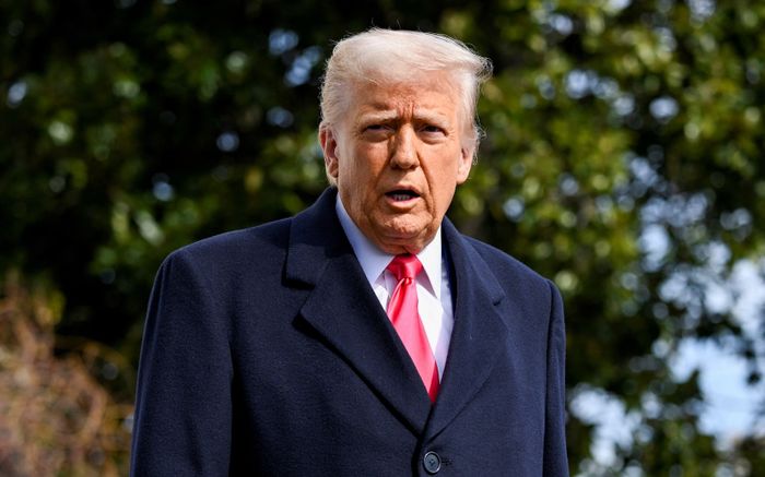 Donald Trump sẽ điều tra các ngân hàng liên quan đến vụ cháy rừng ở Los Angeles