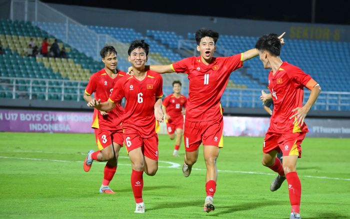 U17 Việt Nam vô địch: Dấu ấn HLV Roland và “hệ sinh thái” CLB Hà Nội