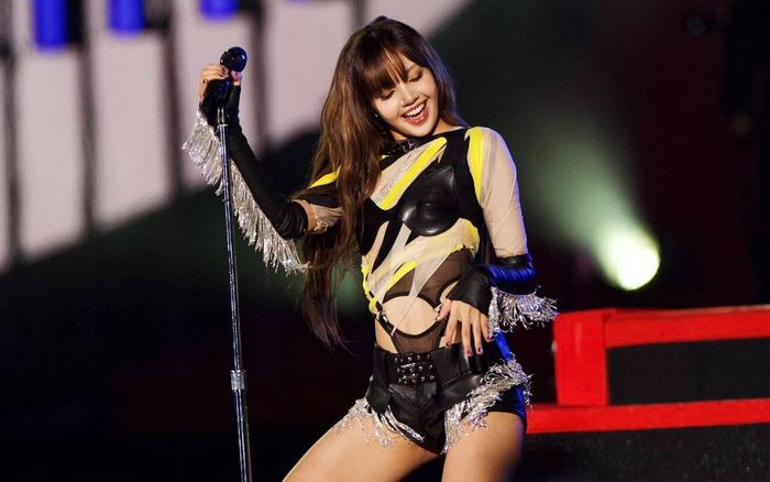 Đẳng cấp Lisa tại 'thủ phủ giải trí' nước Mỹ