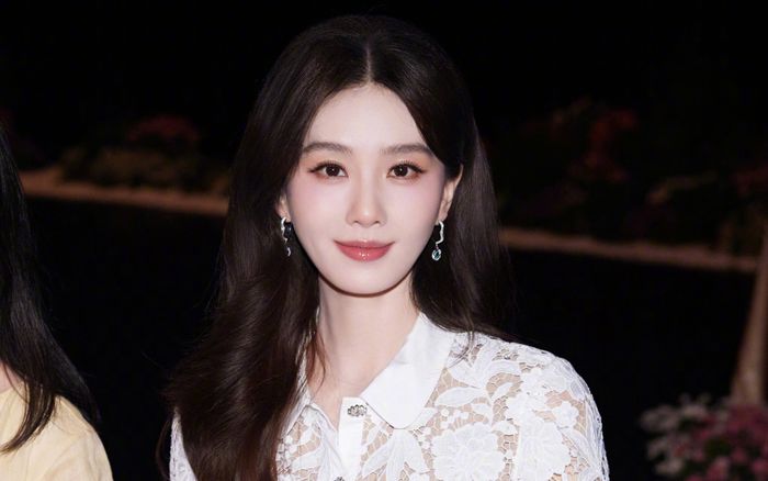 'Đốn tim' với visual ngọt ngào của Lưu Thi Thi ở tuổi U40