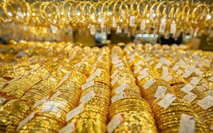 Tin tài chính hôm nay 26/4: Vàng giảm sâu, USD giữ đà tăng nhẹ