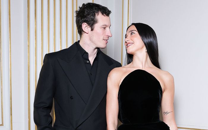 Dua Lipa lấy chồng nhưng không 'bỏ cuộc chơi'