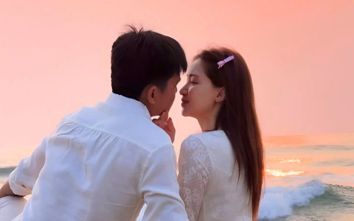 Hạnh phúc của Hòa Minzy khi đi thêm bước nữa