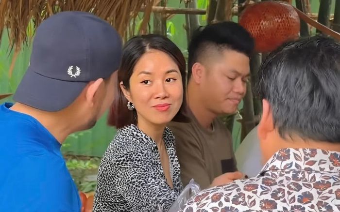 Nam diễn viên Việt từng bị đột quỵ, nay hồi phục vui vẻ thân tình bên Lê Phương