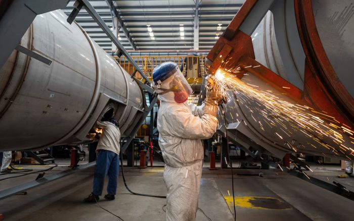 Lợi nhuận công nghiệp Trung Quốc tăng tốc bất chấp rủi ro từ chiến sự Iran