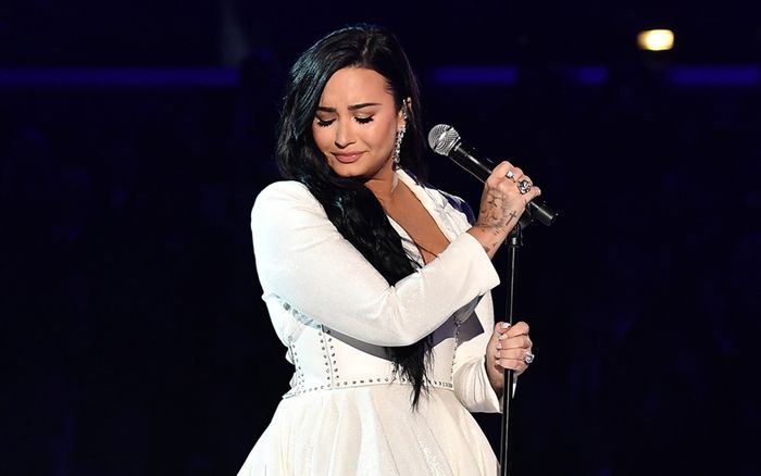 Nữ ca sĩ Demi Lovato chia sẻ về việc nối lại liên lạc với Selena Gomez