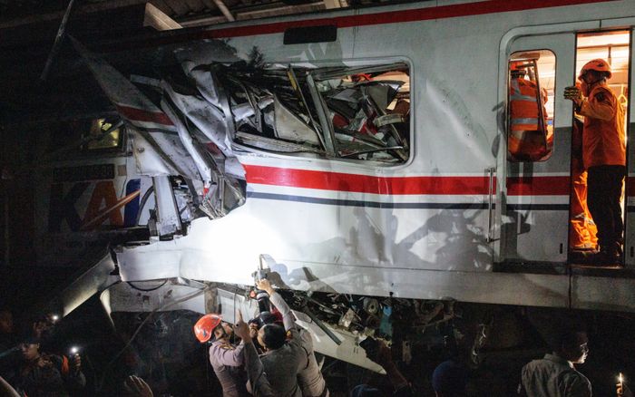 Va chạm tàu hỏa nghiêm trọng tại Indonesia, ít nhất 7 người thiệt mạng