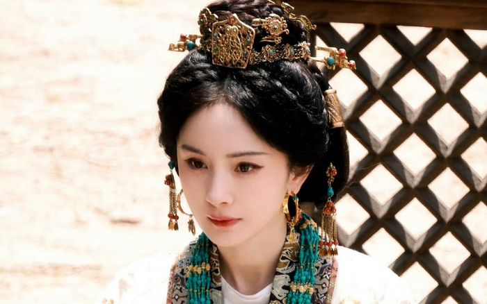 Tạo hình mới của Dương Mịch trong Giang Sơn Đại Đồng gây sốt