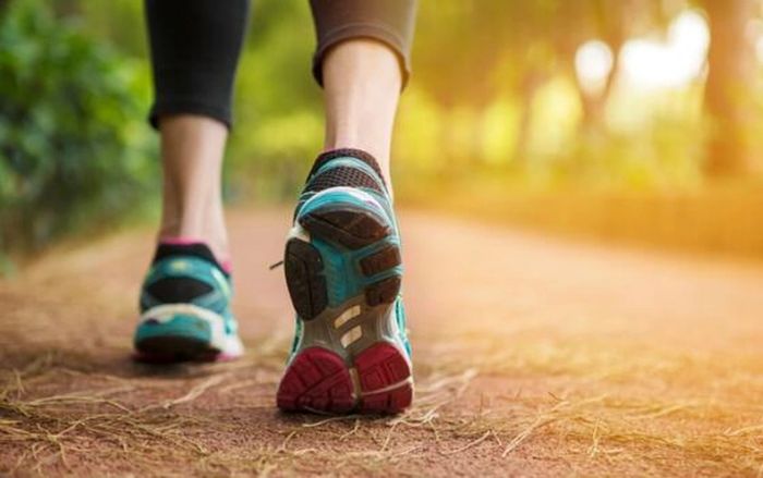 Đi bộ 30 phút mỗi ngày suốt 1 tháng, cơ thể thay đổi đáng kinh ngạc
