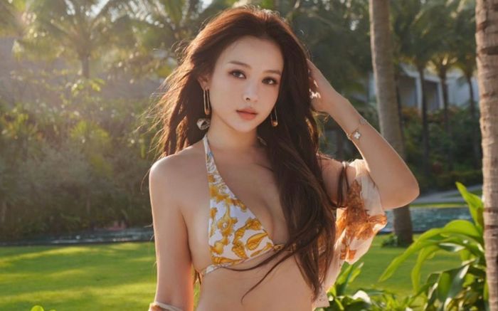 Huyền Baby mặc đồ bơi hai mảnh gợi cảm tột độ