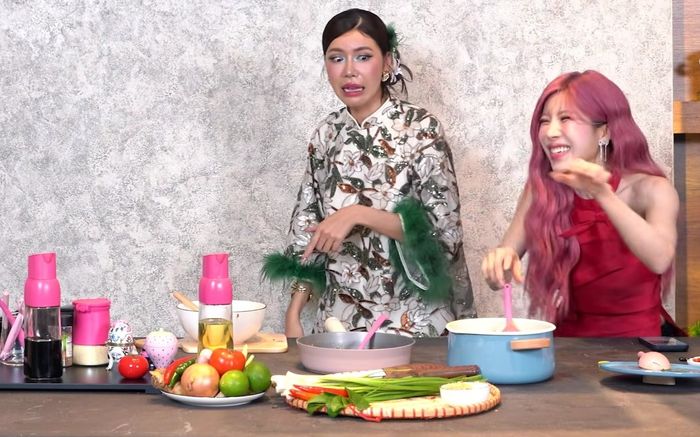Xem Trang Pháp nấu ăn, netizen chỉ biết thốt lên: 'Xin chị dừng lại!'