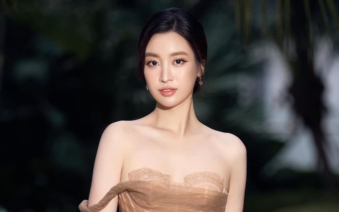 Đỗ Mỹ Linh nhận được món quà đặc biệt từ người thân bên gia đình chồng