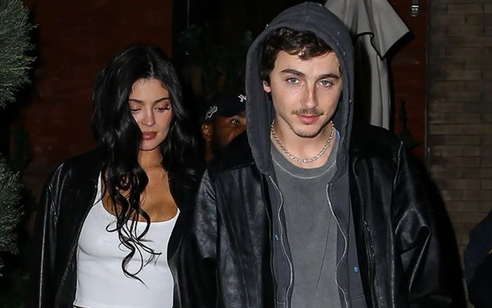 Người mẫu Kylie Jenner và Timothée Chalamet bị bắt gặp hẹn hò