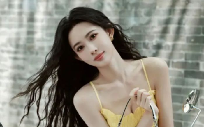 Mạnh Tử Nghĩa khoe nhan sắc nàng thơ trong bộ ảnh du lịch tại Bắc Kinh