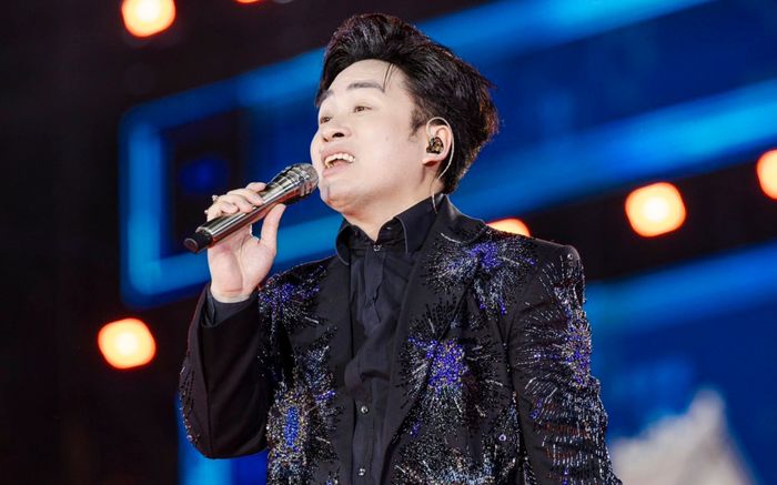 Tùng Dương lên tiếng khi hát mở màn trong concert quốc gia