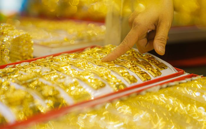 Tin tài chính hôm nay 4/4: Vàng tăng nhẹ, USD đi ngang