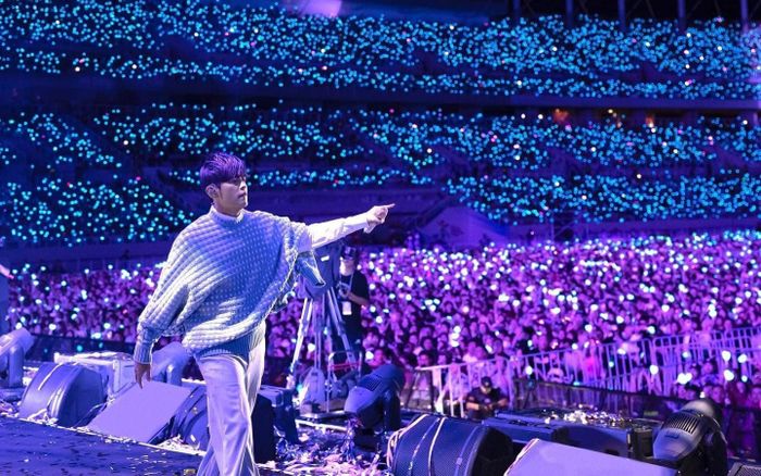 Châu Kiệt Luân bị chê trình diễn hời hợt, vé đắt nhưng không xứng đáng