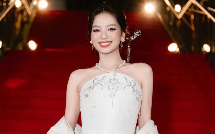 Mỹ nhân Mưa Đỏ tiếp tục sau 714 tỷ