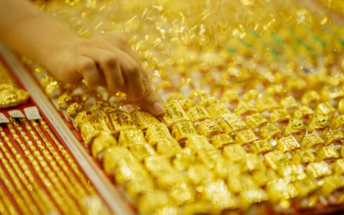 Tin tài chính hôm nay 5/4: Vàng đi ngang, USD giữ đà tăng