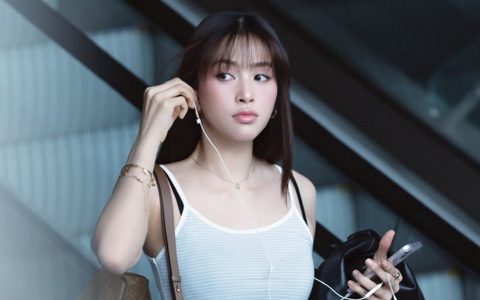 Chuyện gì đang xảy ra với Hoa hậu Tiểu Vy sau 8 năm đăng quang?