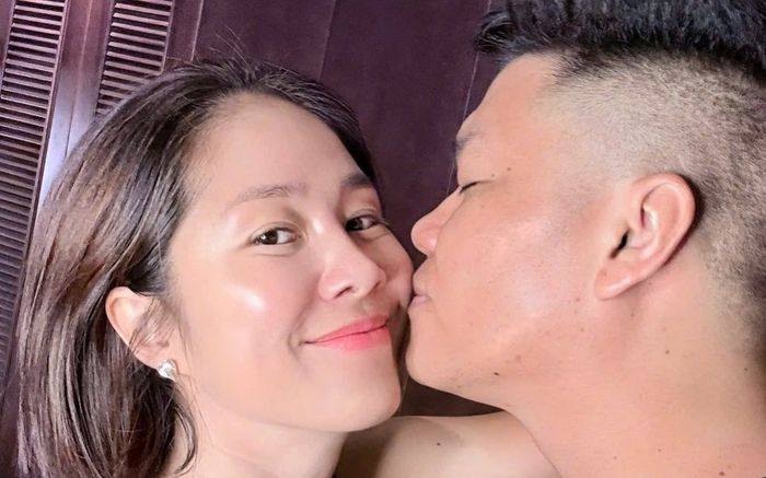 Lê Phương tình tứ bên chồng kém 7 tuổi