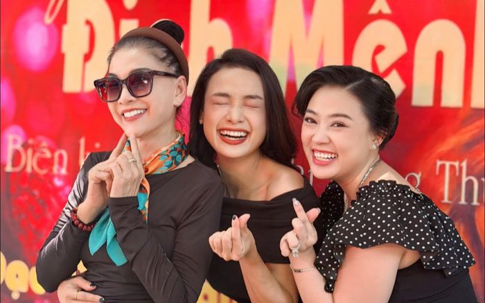 Hồ Bích Trâm hội ngộ cùng nữ diễn viên Cổng Mặt Trời