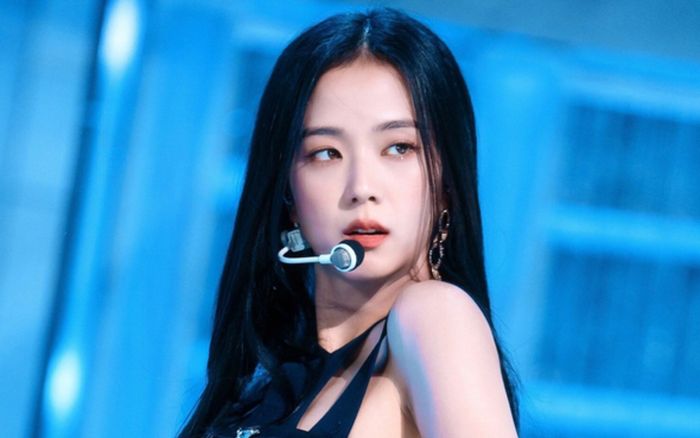 Jisoo (BLACKPINK) chi mạnh tay để làm điều đặc biệt cho nhân viên