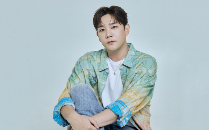 Kangin tuyên bố trở lại làng nhạc sau loạt bê bối