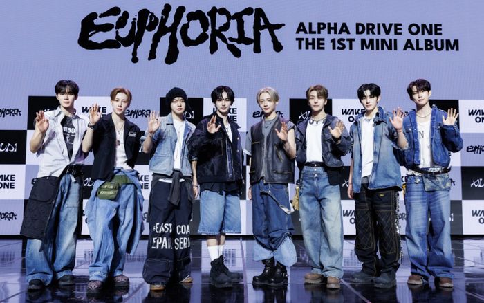 Thành viên nhóm nhạc tân binh tạm dừng hoạt động vì phát ngôn vô văn hóa