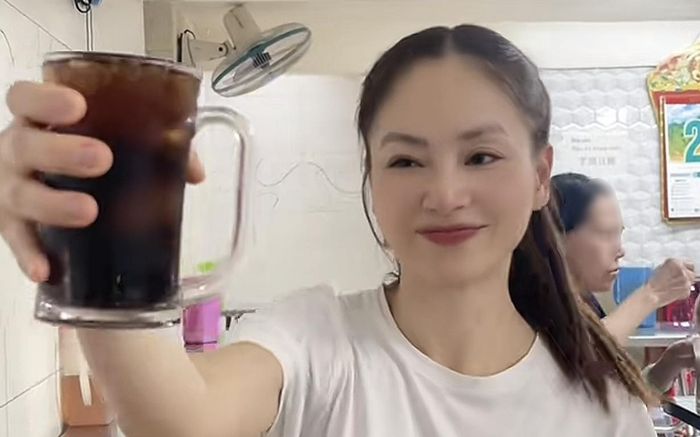 Món ngon mà Lan Phương ăn bằng được, nhìn đen sì nhưng nếm thử là dính