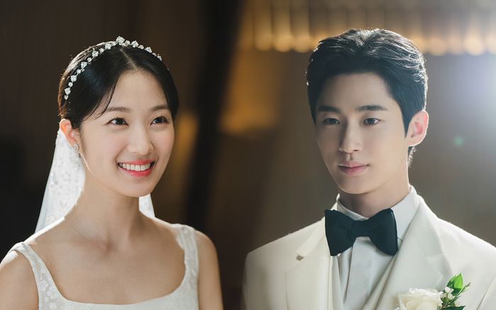 Lovely Runner kỷ niệm 2 năm ra mắt với tấm áp phích đặc biệt