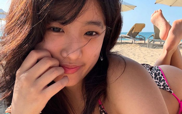 Con gái lớn của Giả Tịnh Văn gây tranh cãi