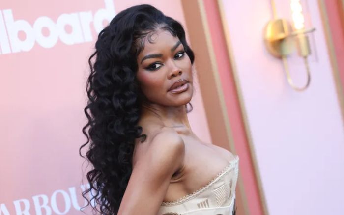 Teyana Taylor phá vỡ giới hạn thời trang với corset tóc