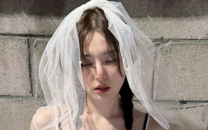 Seulgi (Red Velvet) hóa 'nàng thơ' trong loạt ảnh đời thường, nhan sắc thăng hạng gây sốt