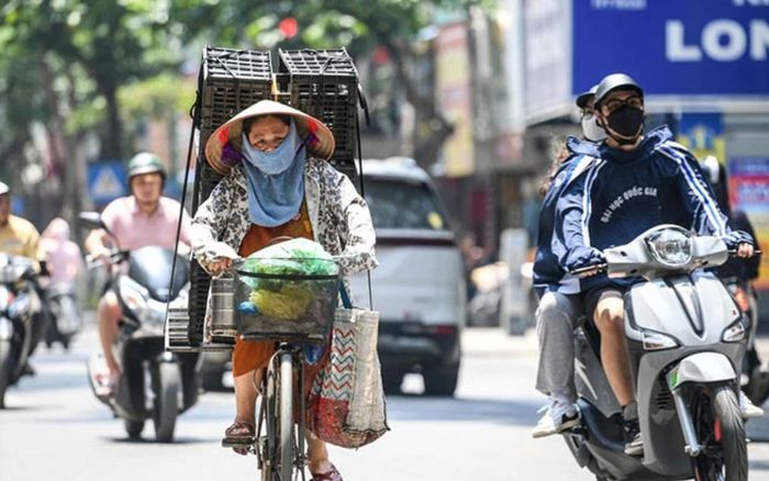Nắng nóng bao trùm Nam Bộ, kéo dài nhiều ngày tới