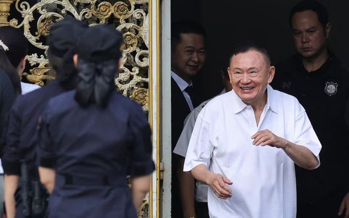 Cựu Thủ tướng Thái Lan ra tù