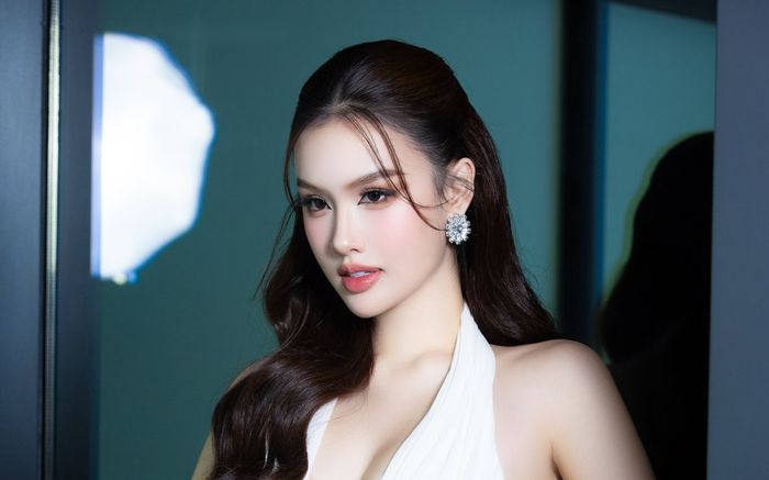 Á hậu 2 Miss Earth 2025 Trịnh Mỹ Anh nói gì về tin đồn đại diện Việt Nam thi Miss Universe?