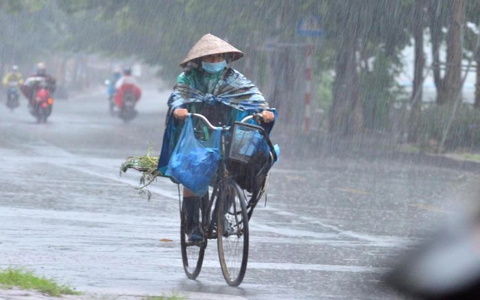 Bắc Bộ tiếp tục mưa dông, cảnh báo lũ quét và sạt lở đất