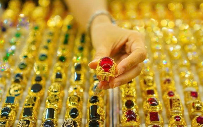Tin tài chính hôm nay 12/5: Vàng đảo chiều tăng mạnh, USD tăng nhẹ