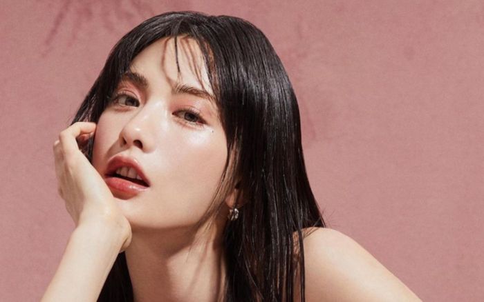 Nữ diễn viên Nana hiếm hoi khoe đường cong táo bạo