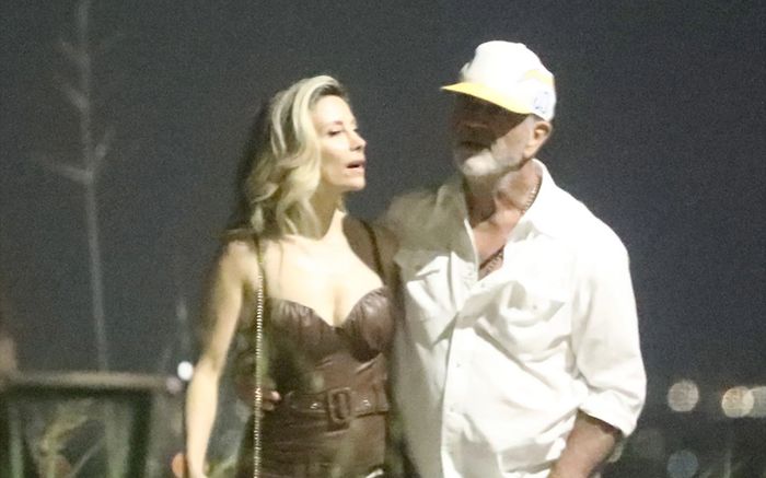 Nam tài tử Mel Gibson công khai thể hiện tình cảm với người mẫu Antonella Salvucci