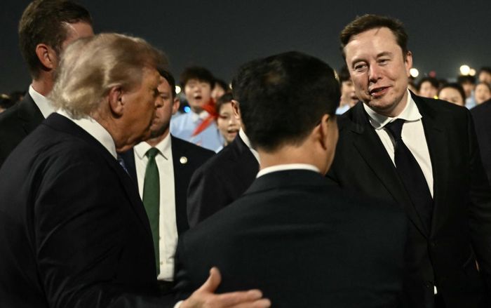 Khung ảnh toàn tỷ phú 'tháp tùng' ông Donald Trump trong chuyến thăm Trung Quốc