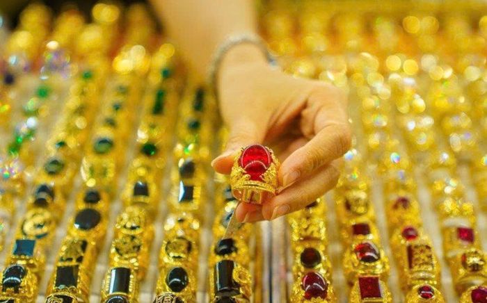 Tin tài chính hôm nay 14/5: Vàng giảm sâu, USD duy trì đà đi lên