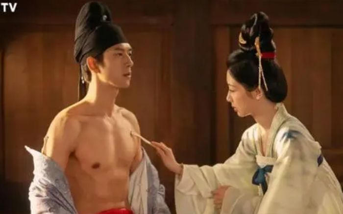 8 nam thần Hoa Ngữ sở hữu visual thư sinh nhưng body cực phẩm